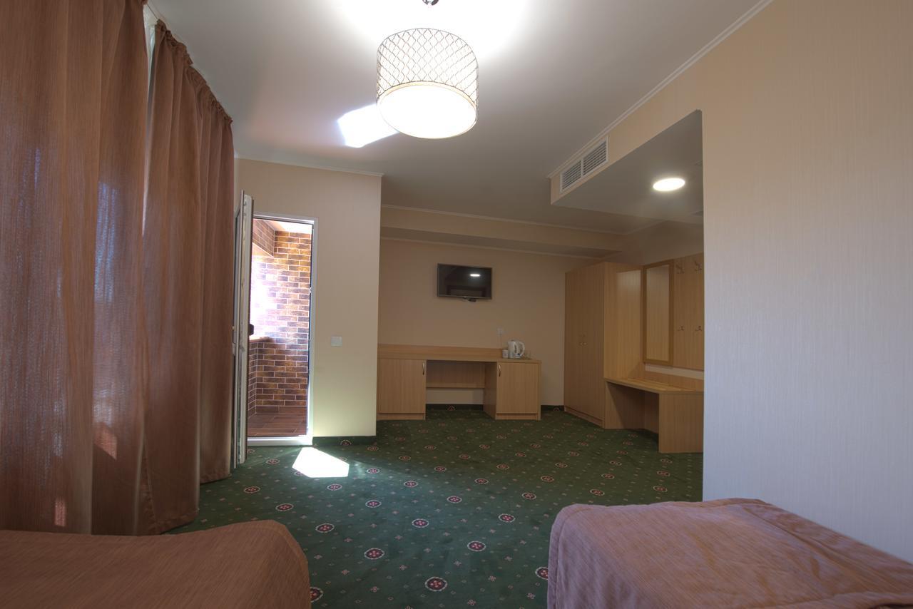 Advenus Hotel Lviv Extérieur photo