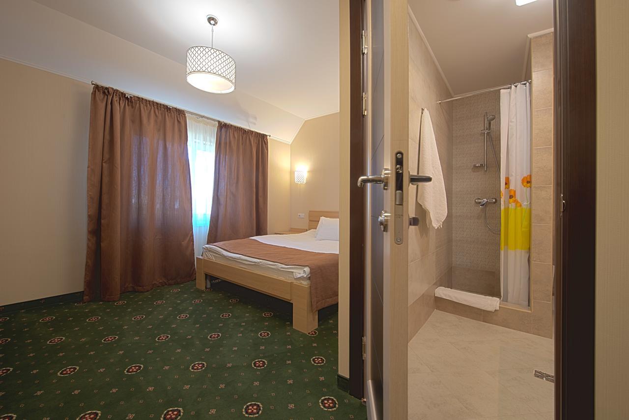 Advenus Hotel Lviv Extérieur photo
